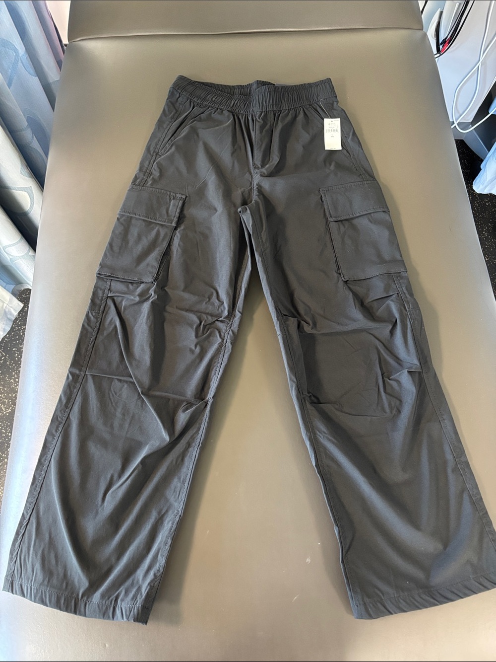 Boy’s NWT Black Cargo Pants with Elastic Waist Size 10/ L